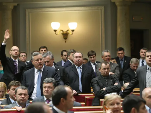 Рада повертається. Аби говорити про геїв і мовчати про Тимошенко