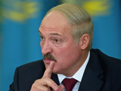 Співгромадянам Лукашенко радить ловити качок, мити машини і продавати пиріжки