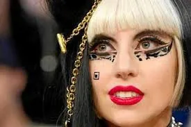 "Мухатлантиду" - летючу сукню, яка змінить світ, продемонструвала Lady Gaga. ВІДЕО