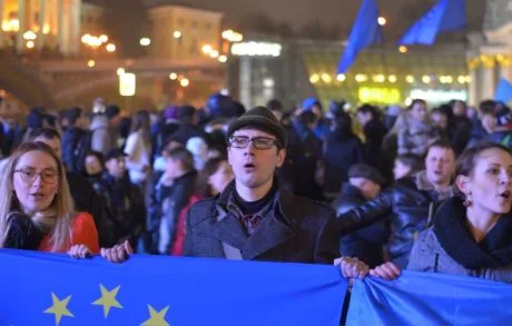 У Києві народний протест й досі триває. ВІДЕО