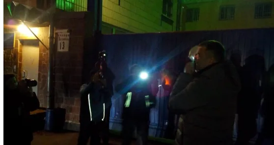 Под окнами СИЗО активисты Евромайдана поздравили с Новым годом «узников Банковой»