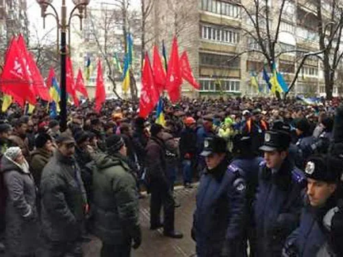 Майдан пікетує ГПУ, МВС та МОЗ. ВІДЕО