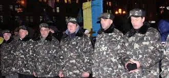 "У нас идет брат за брата". Самооборона Майдана освобождала афганцев из Подольского суда. ВИДЕО