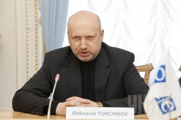 Турчинов - вихід російських військ за межі дислокації в Криму буде розцінений як агресія