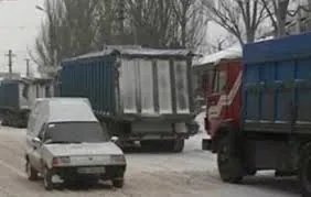 Через спеку в Україні «закриють» міста для вантажівок