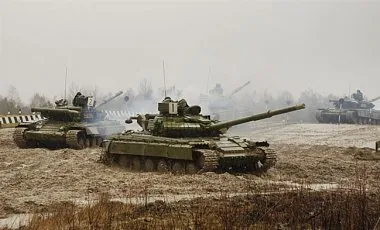 СНБО - в Ростовской области стоят танки с украинской символикой