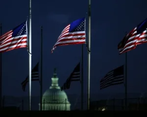 Секторальные санкции США ввели против России. В список попали банки, военные концерны и крупная нефтяная компания РФ