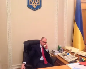 Тільки Державна фіскальна служба має контролювати український бізнес - Яценюк