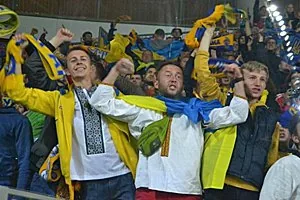 Арестованных украинских болельщиков Беларусь отпустила