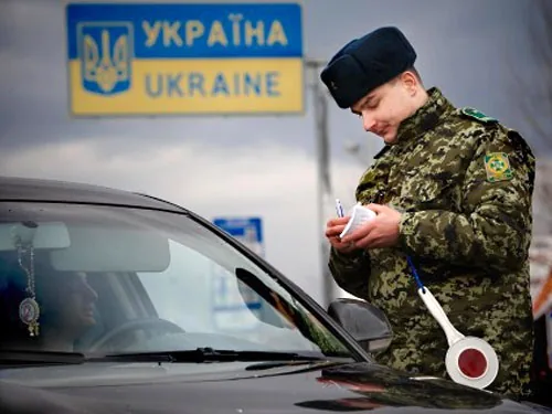 Двое россиян попросили в Украине политубежища из-за преследования в РФ