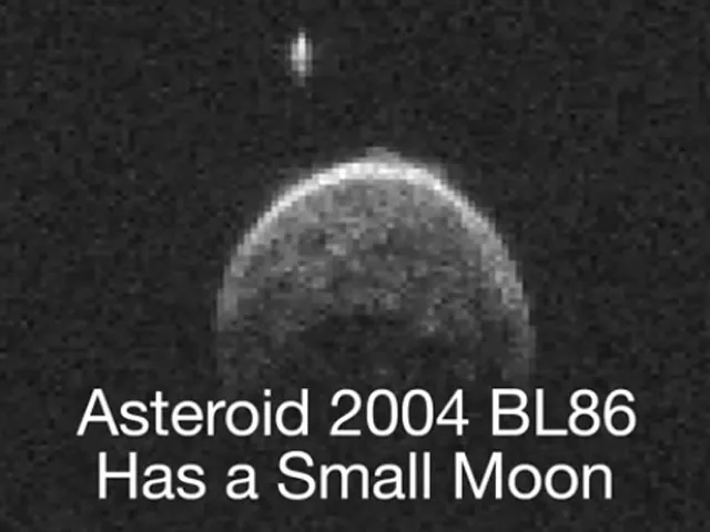 NASA: астероид Апофис, который 26 января пролетел рядом с Землей, - это не одно, а два космических тела