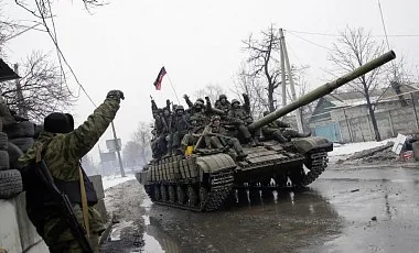 ИС - боевики атакуют пригороды Мариуполя, РФ подвозит боеприпасы