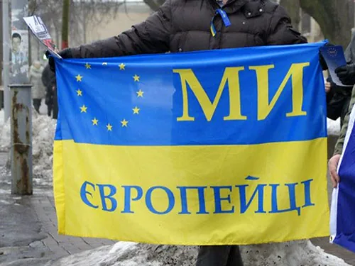 Опитування: дедалі більше українців хочуть йти до ЄС і НАТО