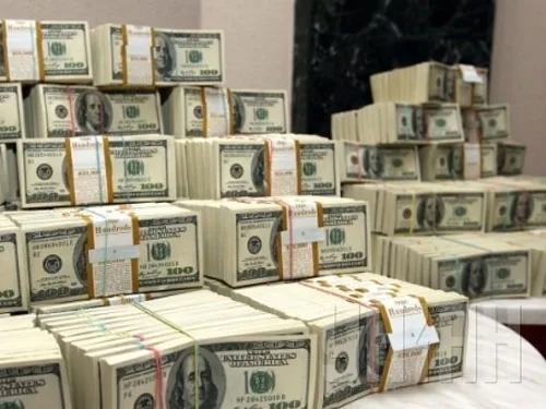 Яценюк - Україна має реструктуризувати 23 млрд дол боргів