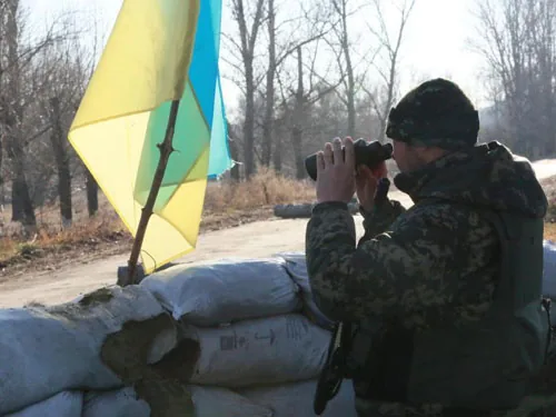 Два блокпоста пограничников обстреляли боевики, никто не пострадал - Госпогранслужба