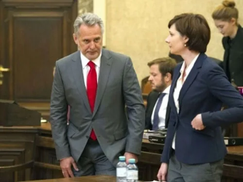 У брехні під присягою Найєм звинуватив Фірташа, а Бродський – у таємних зустрічах з Ющенком