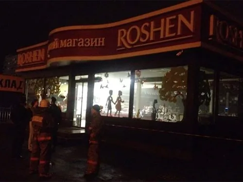 У Києві підірвали магазин Roshen. Ніхто не постраждав. ВІДЕО
