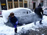 Внаслідок негоди в США загинули близько 10 людей. Країну продовжує засипати рекордна кількість снігу