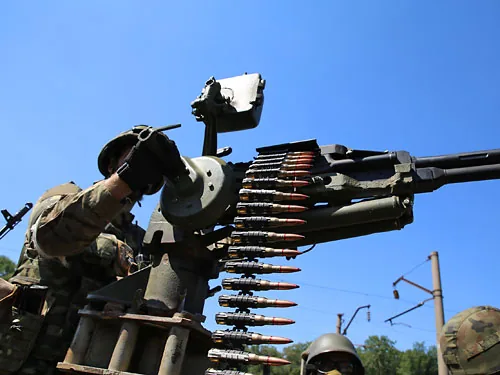 Ворог обстрілював сили АТО із танків та 152-мм артилерії. ВІДЕО