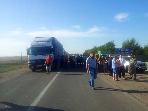 Товарная блокада: ни один грузовик не попал в Крым
