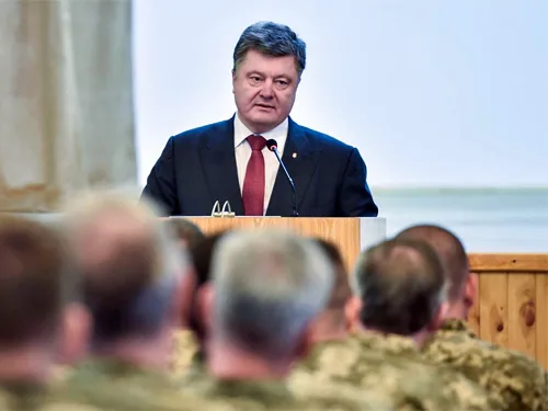 Порошенко не довіряє Путіну і критикує "диванну сотню". ВІДЕО