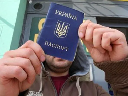 Щоб визначитися з правовим статусом сьогодні закінчується термін для українців у РФ