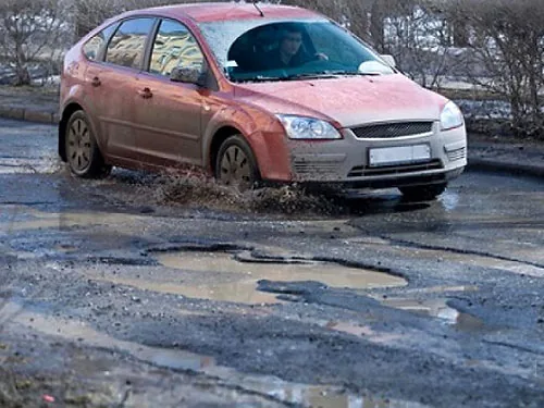 Водіїв в Україні пропонують не штрафувати за порушення ПДР на бездоріжжі