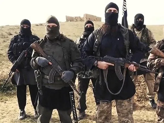Видео казни пяти "британских шпионов" опубликовало ИГ