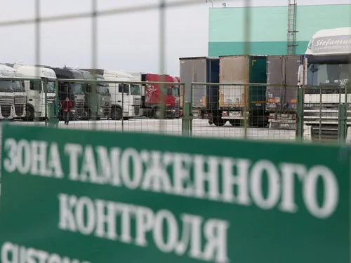 Українські товари в Казахстан Росія пропускатиме тільки через Бєларусь
