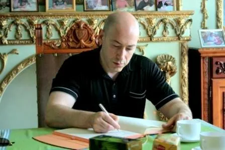 Совет: где найти информацию о личной жизни Дмитрия Гордона и не только