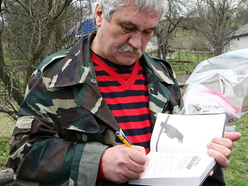 Знімуть чотирисерійний фільм за романом Шкляра "Чорний ворон"