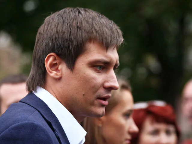 Гудков рассказал о "хунвейбинах", которые охотятся на критиков власти в Петербурге
