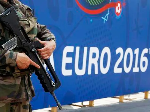 Українцям розповіли, як поводитися на Євро