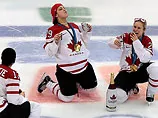 Хокеїстки відзначили перемогу в Іграх-2010 із сигарами й алкоголем прямо на льоду. МОК розлючений