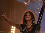 Стів Тайлер повертається в Aerosmith. Улітку рок-гурт розпочинає тур по Європі