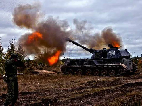 Після провалу атаки ворог влаштував артобстріл по житлових будинках Авдіївки. ВІДЕО