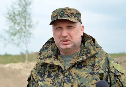 Турчинов - Україна повинна повернути позиції виробників зброї на світових ринках