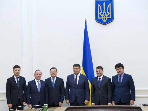 Україна і країни Центральної Азії разом подолають логістичні складнощі в торгівлі - Гройсман сподівається