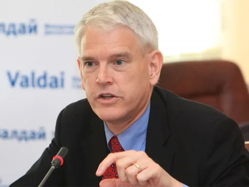 Україну екс-посол США Пайфер застеріг від виходу з "Мінська"