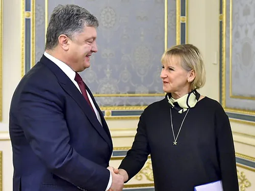 Скоординували позиції щодо безвізу, асоціації та санкцій проти РФ Порошенко та голова МЗС Швеції