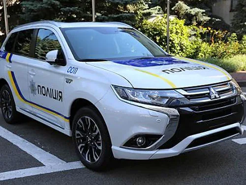 Договір на закупівлю автівок Mitsubishi на мільярд уклала українська поліція