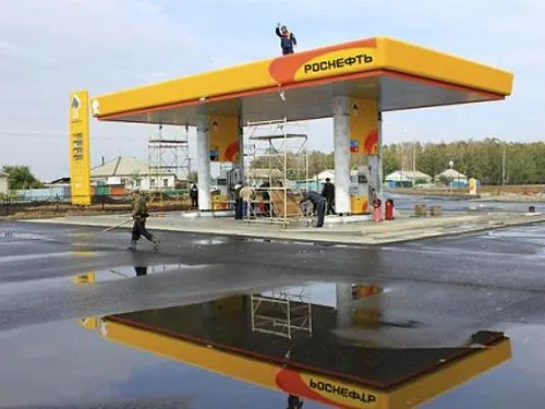 Швейцарській Glusco Energy SA АМКУ дозволив купити мережу АЗС "Роснефти" в Україні