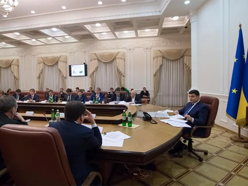 Прискорення децентралізації є одним із пріоритетів роботи уряду в 2017 році - Гройсман