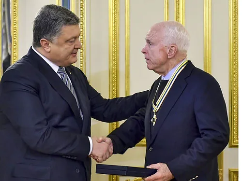 На Банкову Маккейн приїхав. Порошенко впевнений, що Конгрес США продовжить підтримувати Україну
