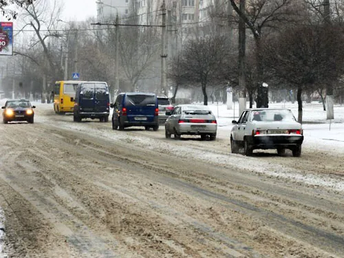 Повідомляють рятувальники, що заторів через негоду вже немає