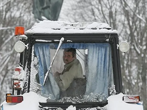 Через негоду обмежують переміщення фур