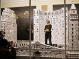 Найбільший картковий будинок у світі з 200 кг карт побудував американець у китайському Макао