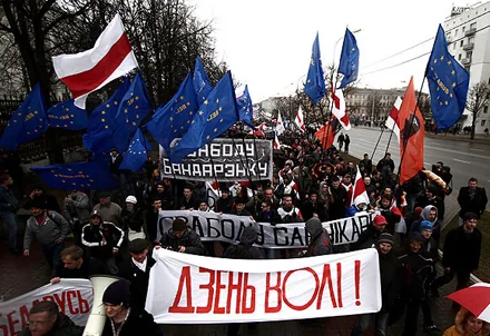 День Волі у Білорусі: Затримано одного з лідерів опозиції, у центрі Мінська - автозаки. ВІДЕО
