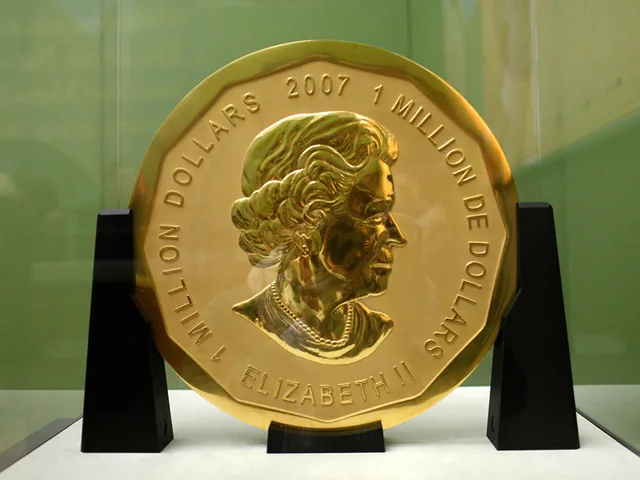 Золотая монета весом 100 кг похищена из берлинского музея Боде