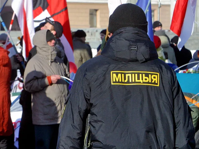 Провели оригинальную акцию против милицейского беспредела в Минске